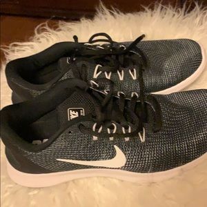 Nike Shoes - Brand new Nike Flex Running Shoes Nike Shoes - Brand new Nike Flex Running Shoes